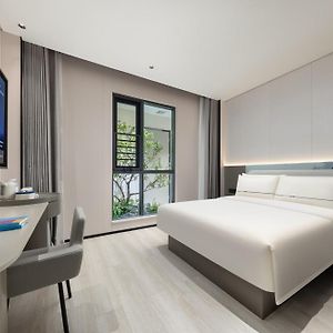 Comfort King Room